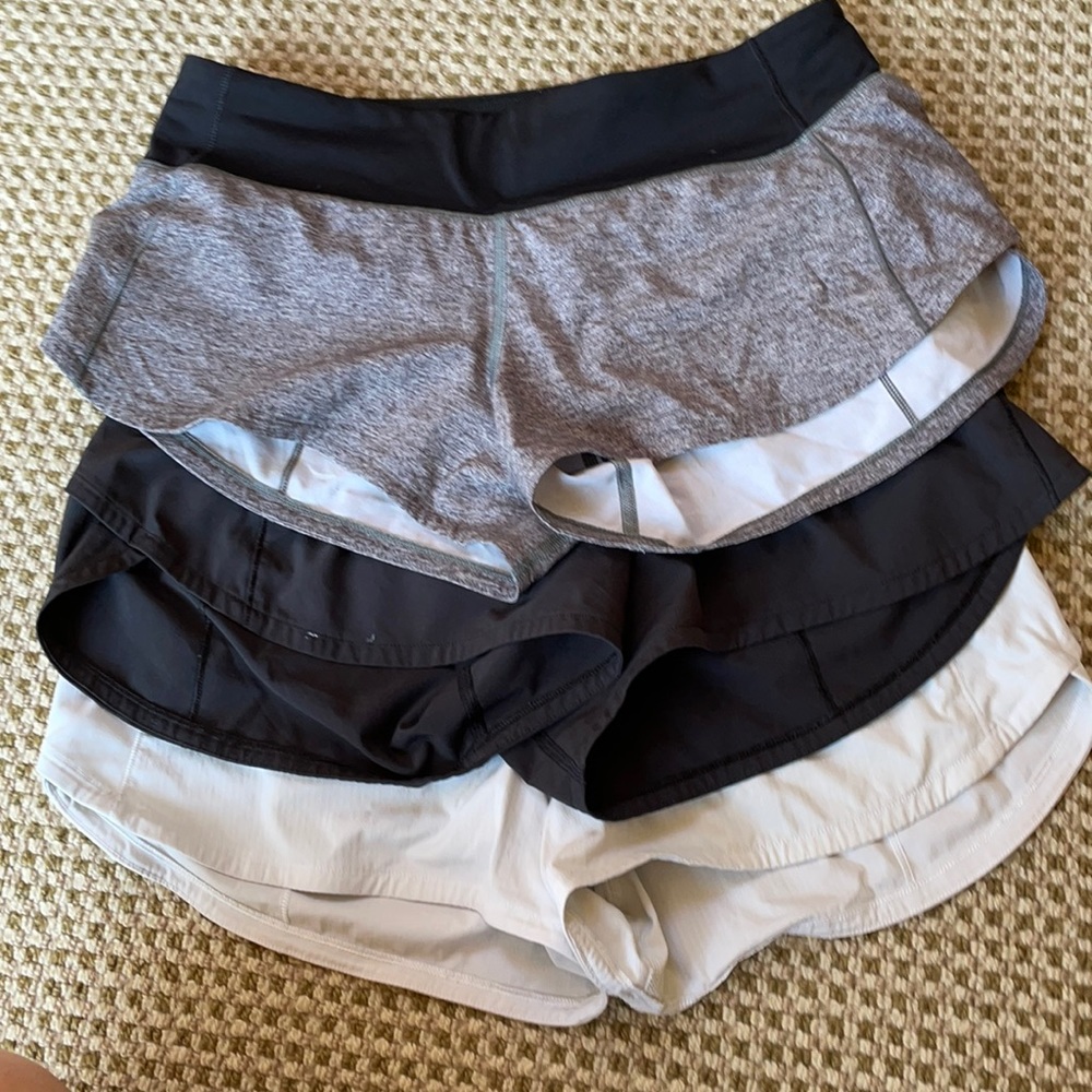 Lululemon speed up 2.5 inch shorts